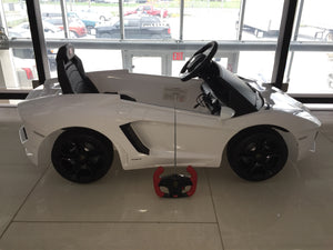 Lamborghini Aventador LP700-4 Electric Toy Car 6V - White - Mid View