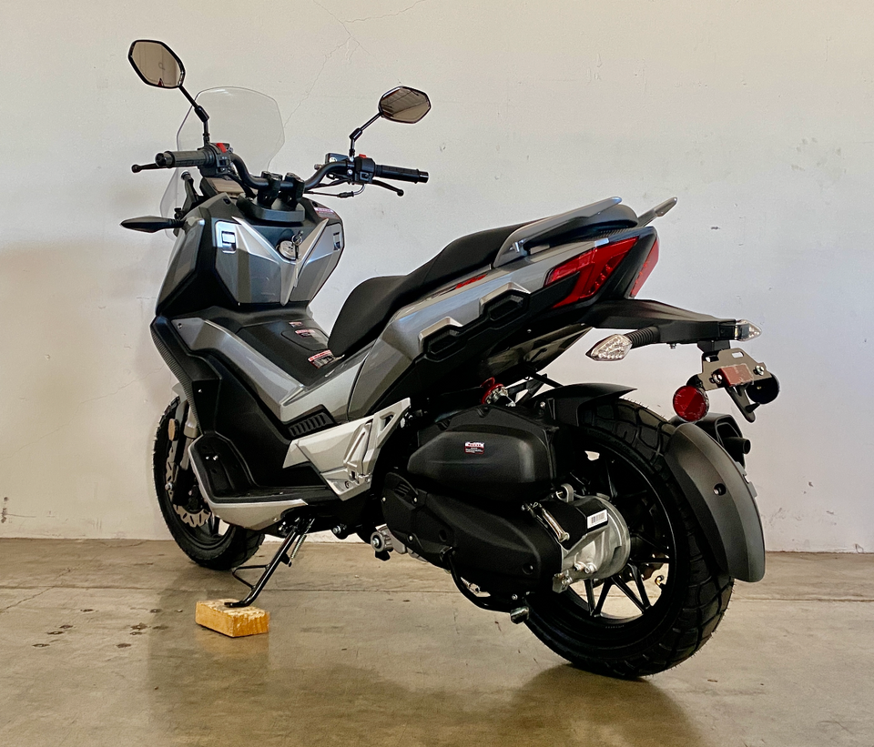 Lifan KPV | 150cc Scooter | Fuel-Injected | Street Legal - Side View