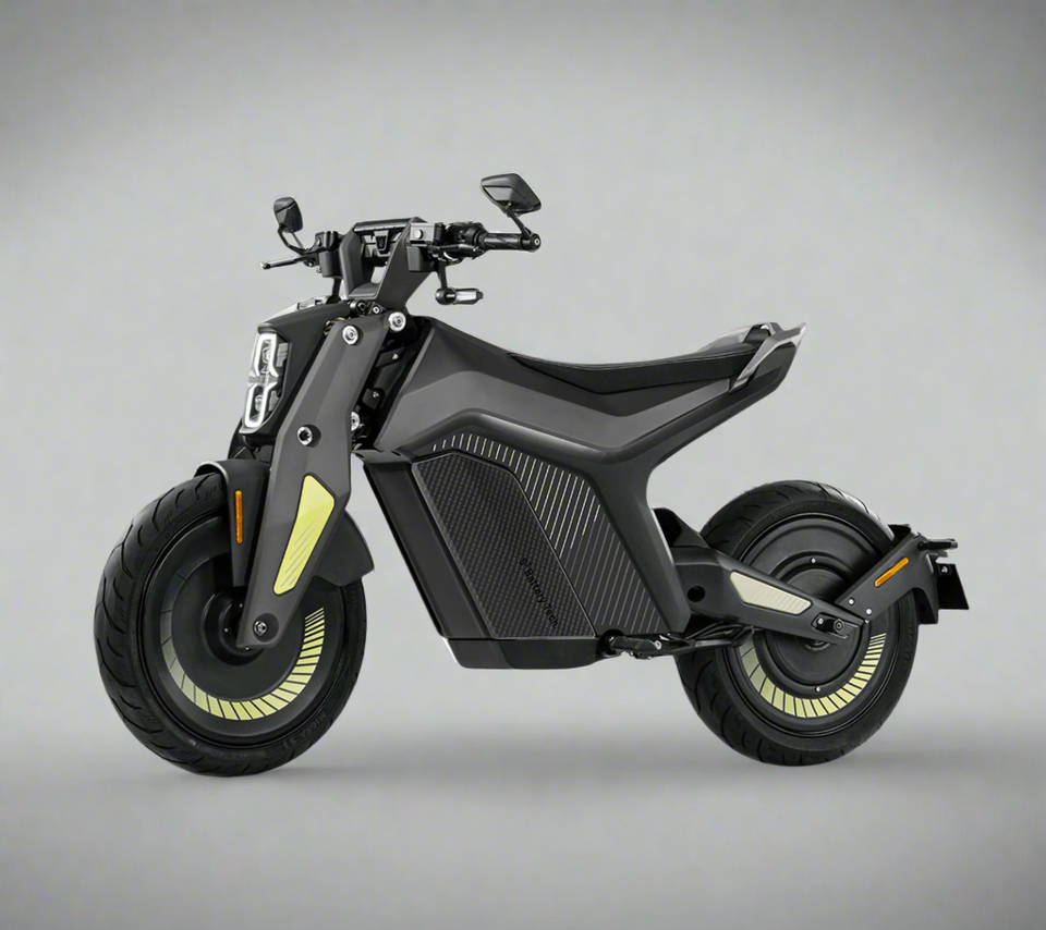 NAXEON I AM PRO | 7.5 KW Motor | 72V Lithium | Automatic Motorcycle Stromboli Black