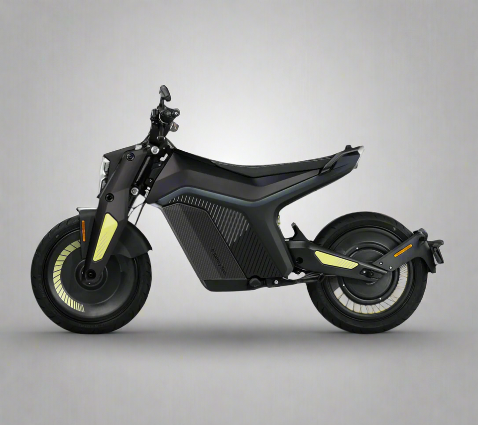 NAXEON I AM | 6.5KW Motor | 72V Lithium Electric Motorcycle | Automatic Street Legal Stromboli Black