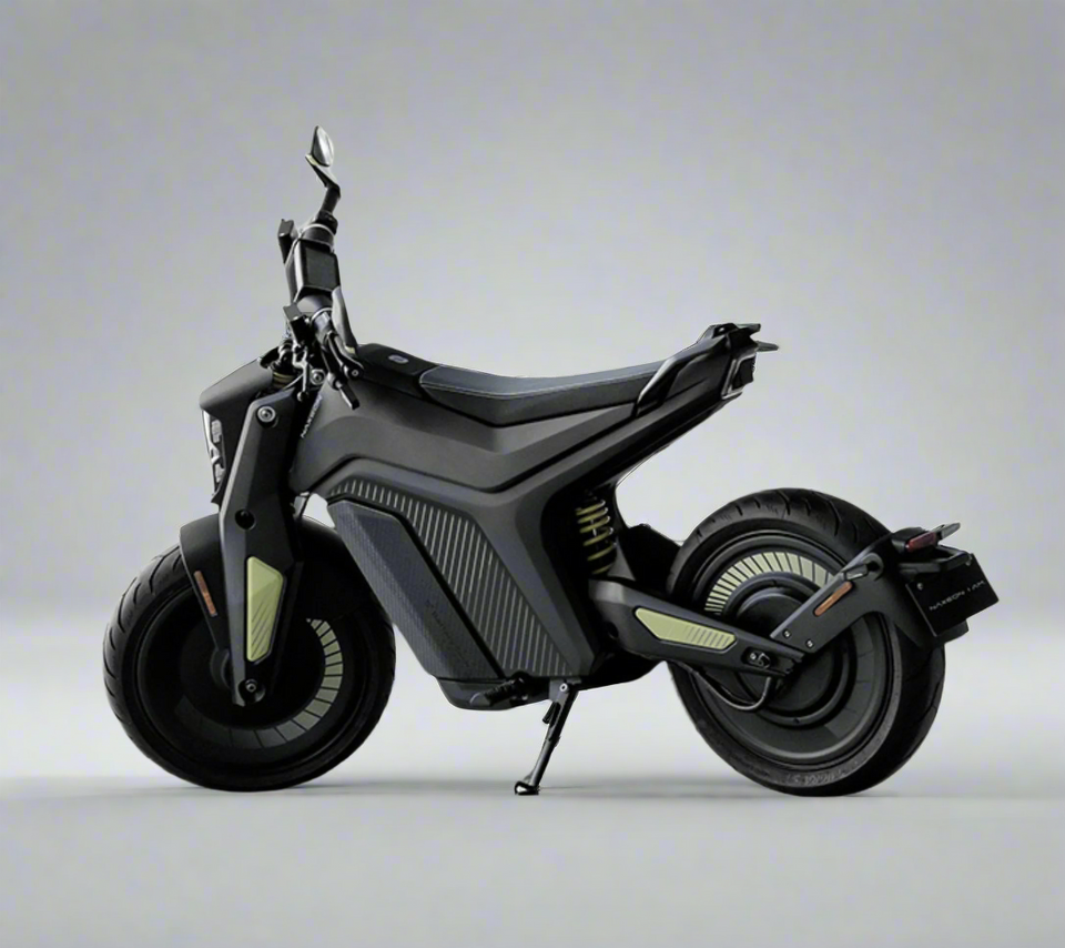NAXEON I AM PRO | 7.5 KW Motor | 72V Lithium | Automatic Motorcycle