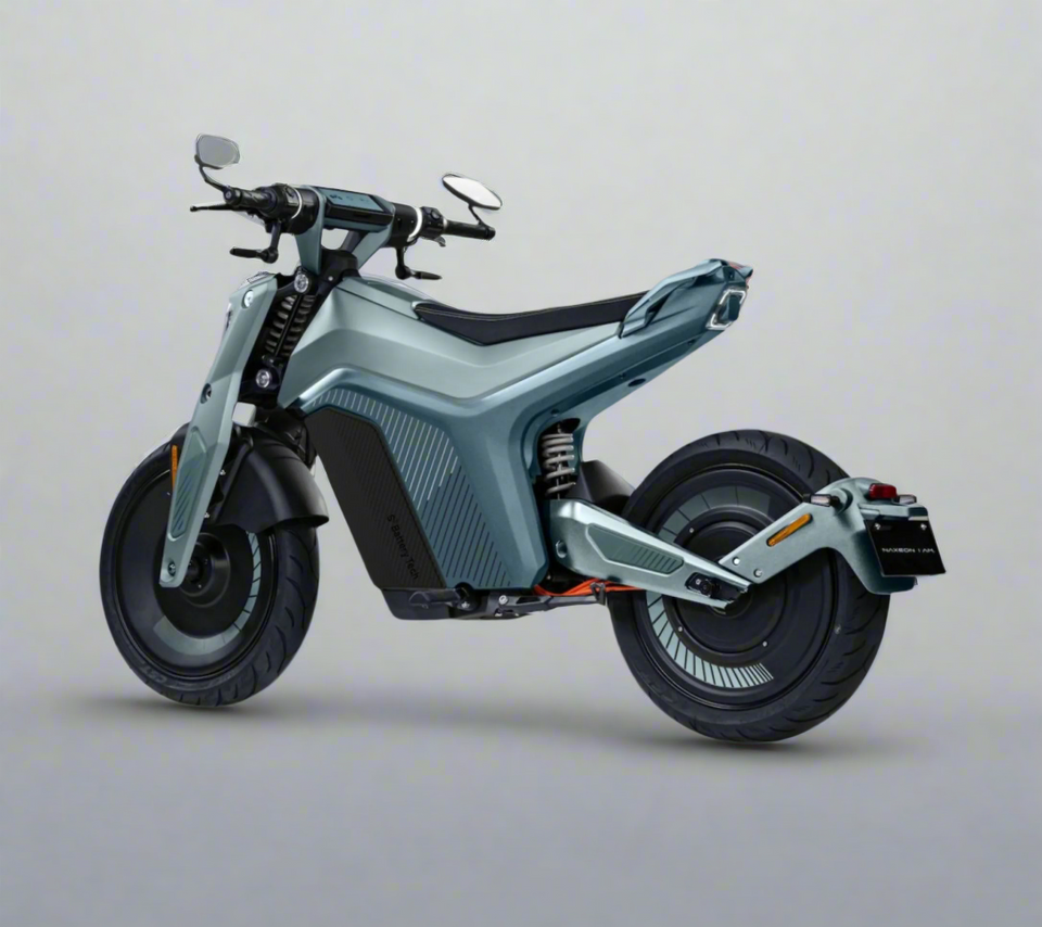 NAXEON I AM PRO | 7.5 KW Motor | 72V Lithium | Automatic Motorcycle