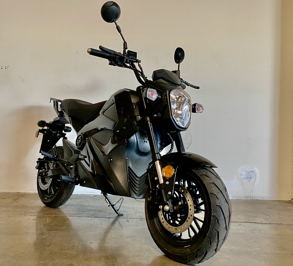 Boom E-Vader 2000W Brushless 72V Electric Motorcycle - BD578Z