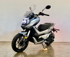 Lifan KPV 150cc moped scooter - silver