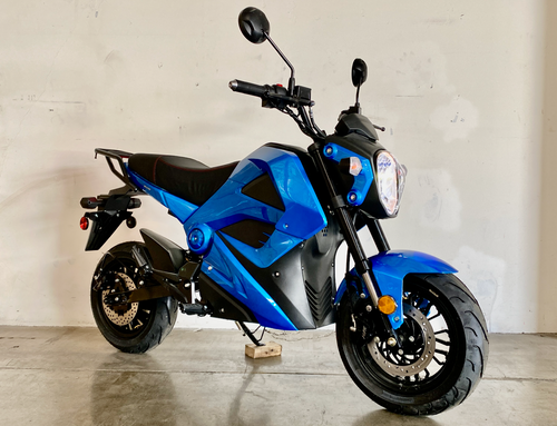 Boom Electric 2000w motorcycle for sale. Venom E-Vader