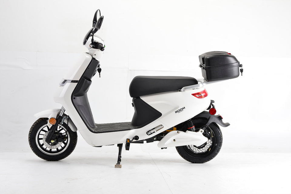 Boom Cirkit LED Electric Moped Scooter 500W 48V - Middle View